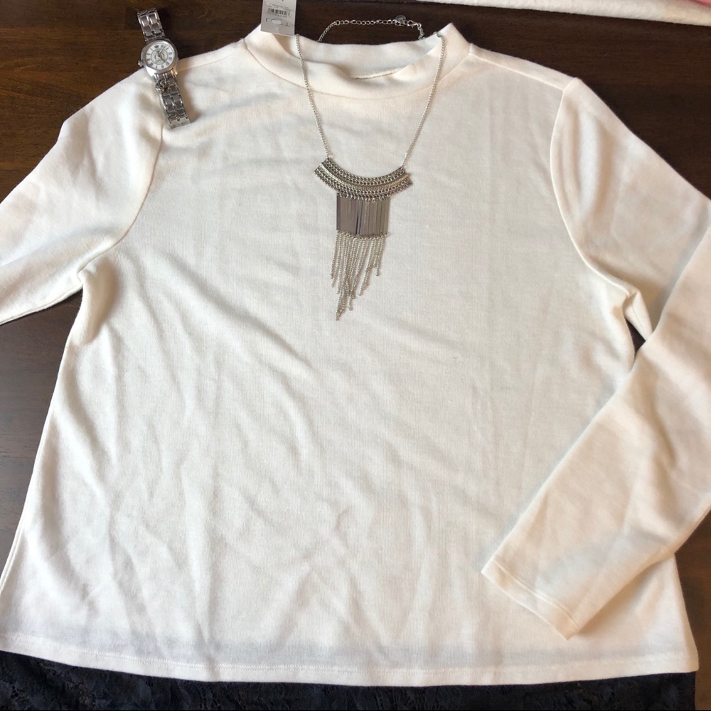 5/$25 NWT LOFT Lace Trimmed Sweatshirt